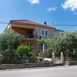 Apartman Liza *