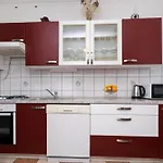Liza Apartman *